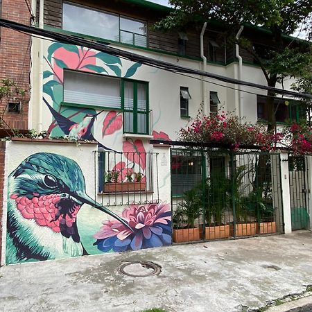 Casa Coliv-Bri Bed & Breakfast Bogota Exterior photo